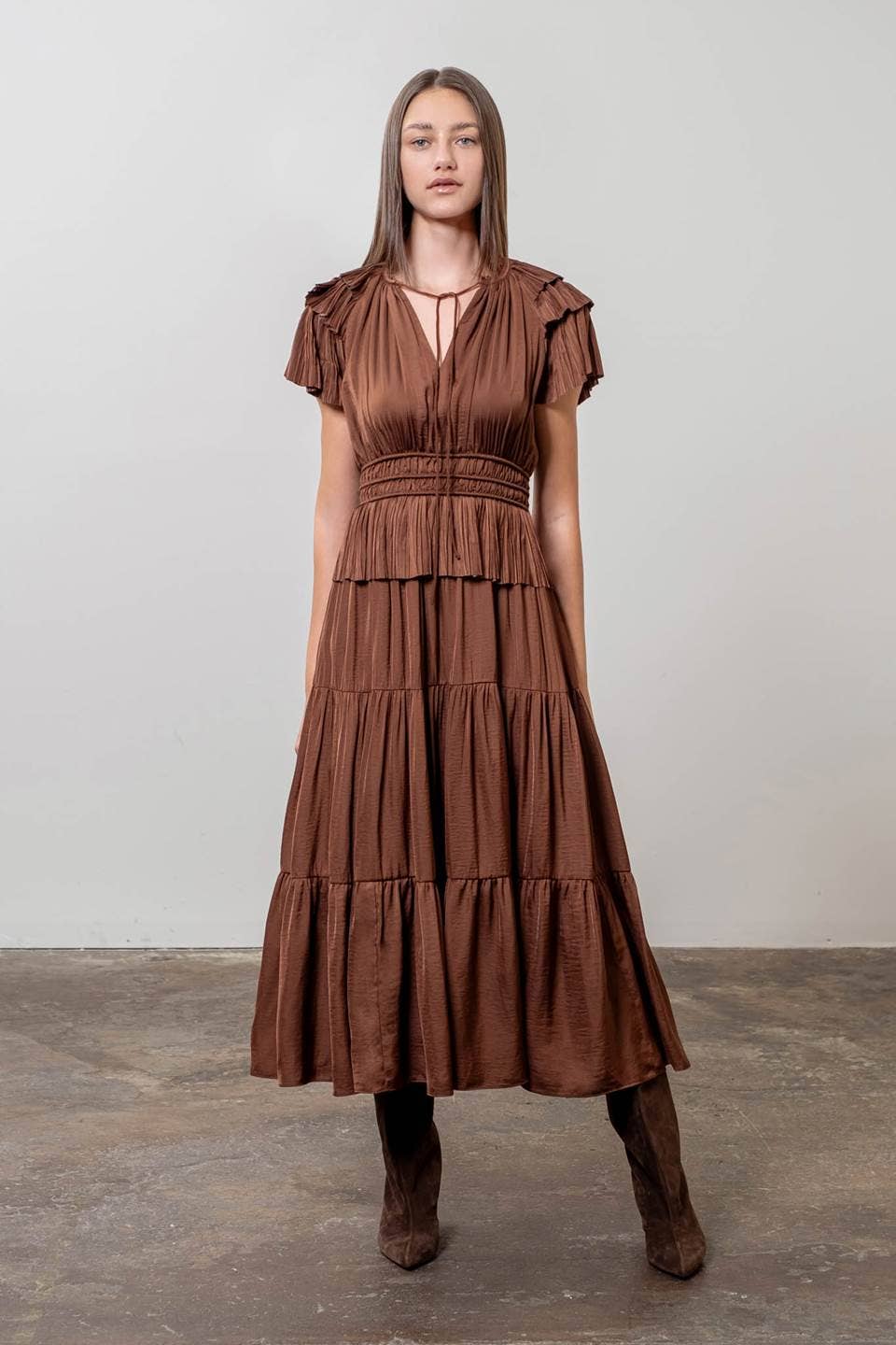 PLEATED SHORT SLEEVE FRONT TIE TIERED MIDI DRESS – Ladders Clothing & Co