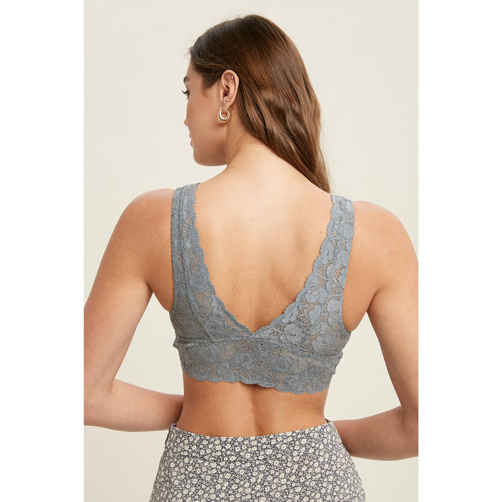 SCALLOPED LACE V NECK PADDED BRALETTE / T8233_P