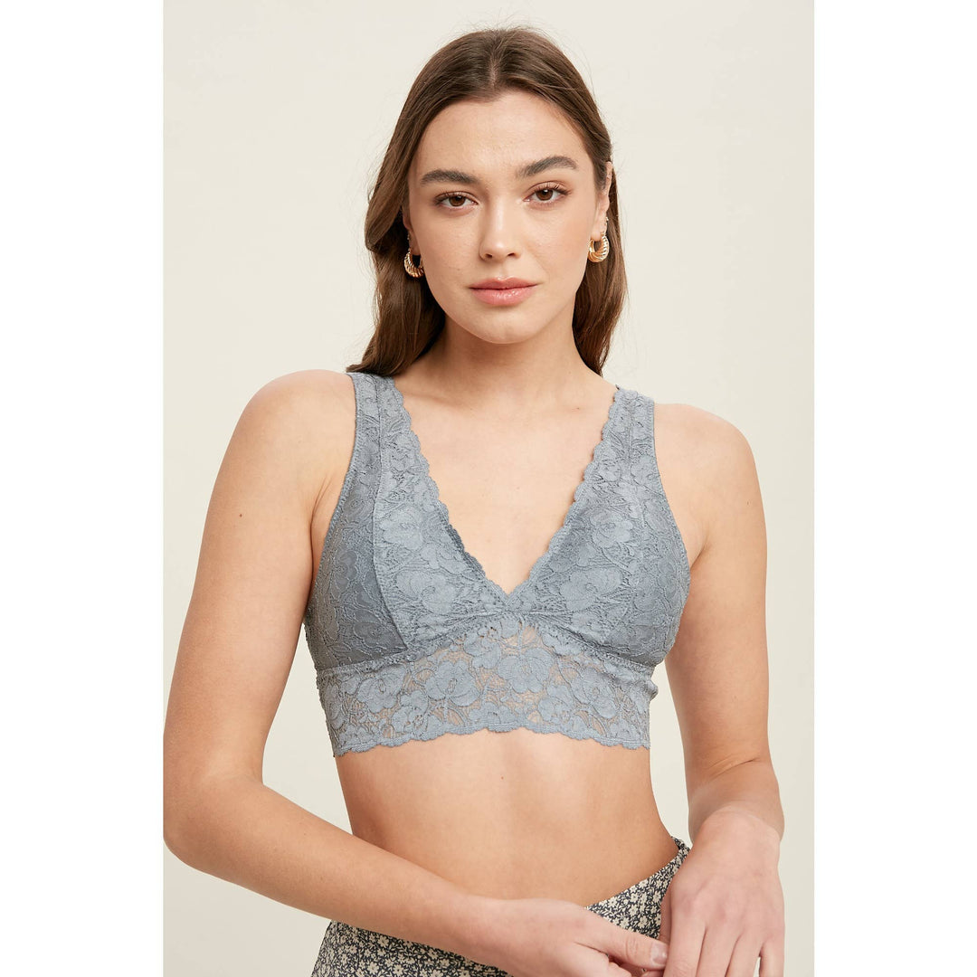 SCALLOPED LACE V NECK PADDED BRALETTE / T8233_P