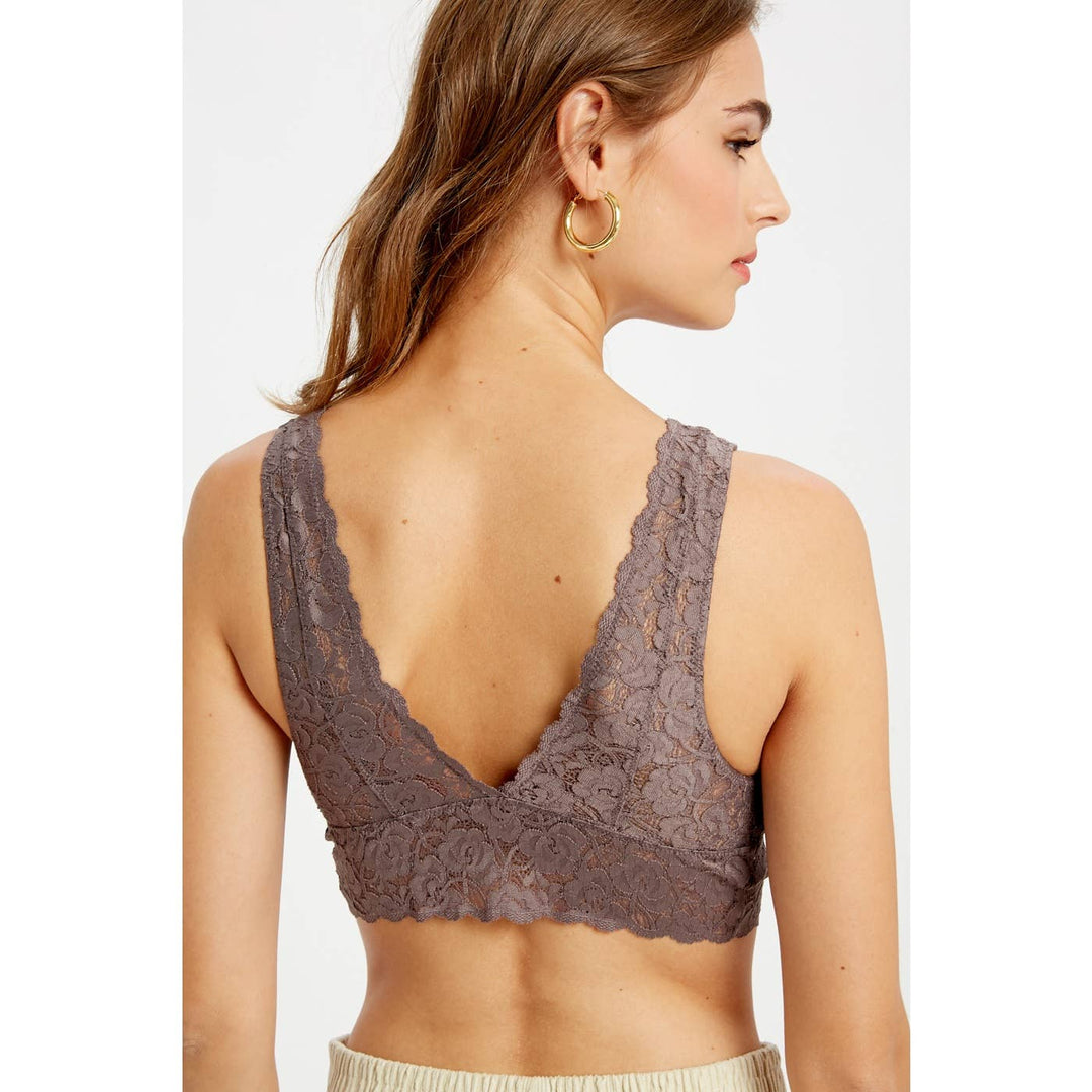 SCALLOPED LACE V NECK PADDED BRALETTE / T8233_P