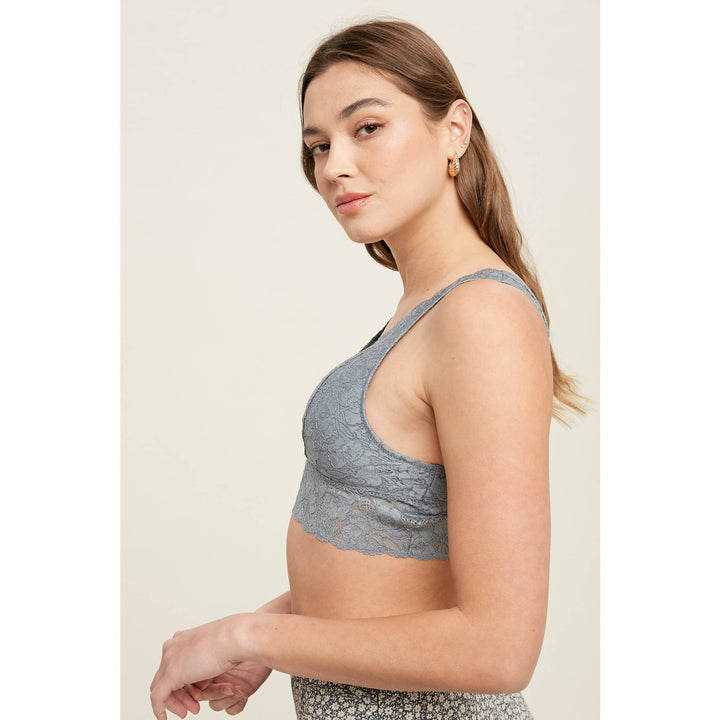 SCALLOPED LACE V NECK PADDED BRALETTE / T8233_P